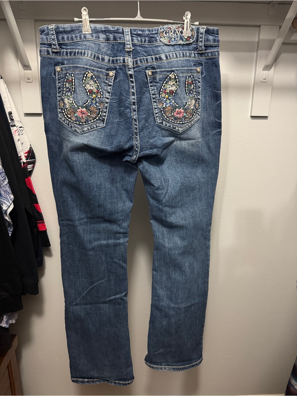 Grace in LA Embroidered Floral Back-Pocket Women's Jeans - Blue 34 x 34 - Picture 4 of 5